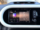 お手持ちのスマホに無料の専用アプリ「R&Go」をインストールしBluetoothでペアリングすることで、「車両情報」「メディア」「電話」「ナビゲーション」機能を利用することができます