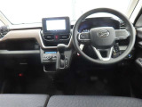 ぜひ展示車の運転席に座ってみてください。