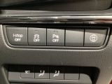 運転席脇のクラスタースイッチ部分にはパーキングセンサー、その他走行系スイッチを集中配置しております。
