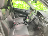 運転席からの視界は良好。操作系の配置も自然で、運転に集中できます。座り心地も良好です。