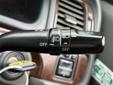 【オートライト(AUTO)】外の明るさをシステムが感知して、自動でヘッドライトが点灯します。ヘッドライトをつけ忘れを防ぐ便利機能です。