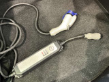 充電ケーブル付属しています。