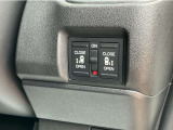 両側電動スライドドア装備!運転席よりボタン一つで開閉可能です。