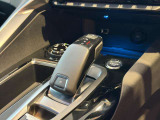 フロアシフトなので運転安心