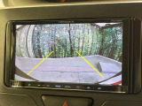 【バックカメラ】駐車時に後方がリアルタイム映像で確認できます。大型商業施設や立体駐車場での駐車時や、夜間のバック時に大活躍!運転スキルに関わらず、今や必須となった装備のひとつです!