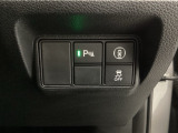 Hondaセンシング用の、VSA(ABS+TCS+横滑り抑制)解除と路外逸脱抑制機能のオンオフスイッチなどはハンドルの右側に装備しています。