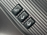 【メモリー機能付きパワーシート】ドライバーごとに設定したシート位置を記憶して、ボタン一つで切り替えできる便利な機能!運転する方が複数名いらっしゃるご家庭におすすめです♪