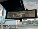 悪天候や荷物で後方の確認がしにくい時もミラーに映像で映してくれるインテリジェントルームミラーです。