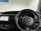 使いやすく運転しやすいレイアウトの運転席周り。