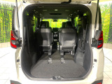 普段のお買い物や通勤、送迎等に十分な荷室スペースを確保しております。セカンドシートを倒すと、大きな荷物の積載も可能です♪