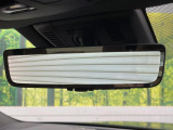 【デジタルインナーミラー】後席の大きな荷物や同乗者で後方が確認しづらい時でも安心!カメラが撮影した車両後方の映像をルームミラー内に表示。クリアな視界で状況の確認が可能です!