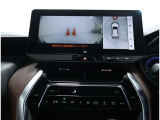 パノラミックビューモニター装備!トップビュー&フロントビュー・車両に取り付けたフロント、サイド、バックカメラの映像を合成して画面上に表示させることで、低速時の運転を補助する装置です。