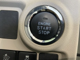ワンプッシュでエンジンのスタート、ストップが出来て便利です。