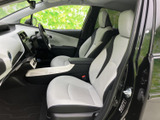 運転しやすい運転席周り。視界も広く、操作性にも優れています。快適なドライビングをサポートしてくれるでしょう。