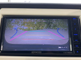 狭い場所での運転も安心。後方の状況を画面で確認できるので、安全な駐車をサポートします。死角を減らし、スムーズな駐車を実現します。