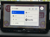 お好みの音楽やラジオを楽しめるオーディオシステム。様々な音源に対応し、車内を心地よい空間に変えてくれます。多彩な機能で飽きさせません。
