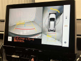 パノラミックビューモニター付きです。車両を上から見たような映像をディスプレイオーディオ画面に表示。運転席からの目視だけでは見にくい、車両周辺の状況をリアルタイムでしっかり確認できます。