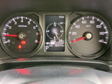 視認性の高いメーター類が、運転に必要な情報を的確に伝えます。運転状況を常に把握し、安全なドライブをサポートします。