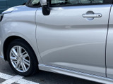 運転席からの眺めは良好。操作系も視認性が高く、スムーズな運転をサポートします。