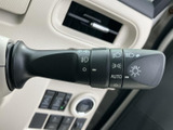 操作しやすいウインカーレバーで、安全運転をサポート。直感的に操作できる配置で、運転に集中できます。
