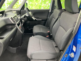 シンプルで使いやすい操作系が特徴です。直感的に操作でき、運転に集中できます。