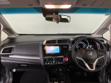 【前方視界】開放的な前方視界!運転がしやすく疲れにくいです♪窓が大きく、見通しがとっても良いおクルマですよ♪