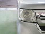 LEDヘッドライトは、点灯の瞬間から光量を発揮し、突然暗くなるトンネルなどでの安定感を高めます。