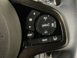 【アダプティブ・クルーズ・コントロール】予め設定した車速内でクルマが自動的に加減速。 前走車との適切な車間距離を維持しながら追従走行し、高速道路でのドライバーの疲労を軽減してくれる嬉しい機能付♪