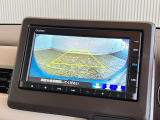 【バックカメラ】リバースにするだけで映ります、後方の安全確認や、狭い駐車場での車庫入れ、雨の日や夜間など視界の悪い時に便利です!安全にバックする為には欠かせない装備です。