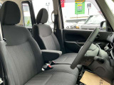 運転席・助手席は、ゆったりと座れるサイズで、長時間の運転でも快適です。