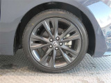 R7年式夏タイヤ215/45R17セイバーリング製です。