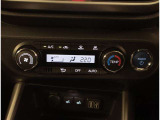 シートを取り外し徹底洗浄します。室内も隅々まで綺麗にしています。車検検査証明書つき。なんといっても走行距離の制限なし。ロングラン保証!!