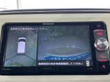 狭い場所でも安心のバックモニター。後方の状況をわかりやすく表示し、安全な駐車をサポートします。