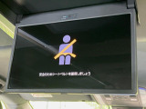 【フリップダウンモニター】大画面モニターで後席でもエンタメをお楽しみいただけます。小さなお子様にも大人気の装備です♪