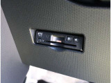 【車屋】として、長く車業界に従事した経験豊富なスタッフが多数在籍しております。