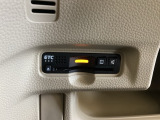 ハンドルの左下にETCがついています。高速道路の料金所の通過も楽々です。カードの取り出しもしやすい場所についています。
