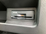 【ETC2.0】高速道路と車が双方向で大容量のデータ通信を行う次世代のETCシステム。渋滞回避ルート案内、前方の落下物や急カーブの安全運転支援、災害時の誘導、特定の限定区間での料金割引等多彩なサービスを提供!!