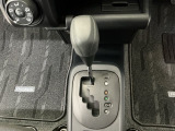 オートマチックシフトレバーは、手になじみ操作しやすい形状で安全運転にもつながります♪