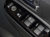 電動格納式ドアミラー・パワーウインドウを装備しています。