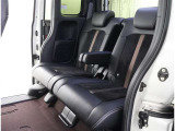 ゆとりある広々とした車内空間は、ドライブを始め買い物やレジャーなど、幅広く活躍します。一人でもみんなとでもお出かけを楽しみましょう!