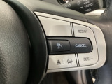 【アダプティブ・クルーズ・コントロール】予め設定した車速内でクルマが自動的に加減速。 前走車との適切な車間距離を維持しながら追従走行し、高速道路でのドライバーの疲労を軽減してくれる嬉しい機能付♪