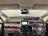 【前方視界】開放的な前方視界!運転がしやすく疲れにくいです♪窓が大きく、見通しがとっても良いおクルマですよ♪
