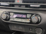オートエアコンで温度を設定するだけで快適な車内環境を維持することができます!