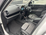 ◆LIBERALAは、輸入車選びの新たなスタイルを提案するインポート・セレクト・ブランドです。オーナー様となる方がクルマから直接感じる感性を第一にした、最良の一台との出会いをコーディネートいたします。