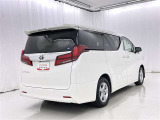 沢山乗れるのがこの車の魅力!2台で移動しないと・・・なんて時もこの車なら1台で!大活躍です♪