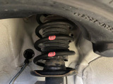 お車を安心してお乗りいただく為には、足回りの定期点検が欠かせません。サービスサポート(有償保証)では無料点検もご提供しており、安心のカーライフをお過ごしいただけるサポート体制が整っています。