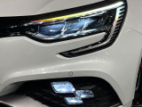 ●LEDヘッドライト:夜間走行時も良好な視界を確保し安心して運転できる高輝度LEDヘッドライトを装備!点灯速度が早く、消費電力も抑えられています。