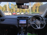 見やすい運転席で快適ドライブ