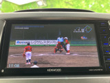 停車中にテレビや映像を楽しめるのが魅力。長距離ドライブのお供に、リラックスした時間を過ごせます。