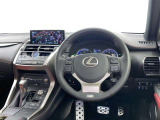 レクサスは、先進性とエレガンスが融合し、すぐれた操縦安定性と上質な乗り心地が魅力です。 レクサスとともにすごす時間をお楽しみください。